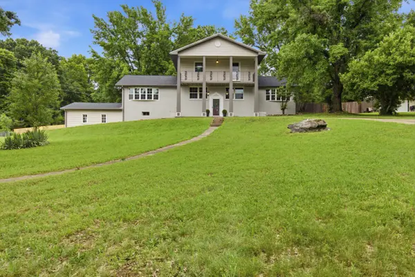 2829 W Ellison DR, Springfield, MO 65810