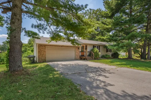 1602 E Sycamore ST, Ozark, MO 65721