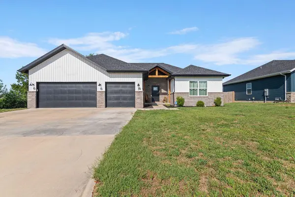 733 N Dean LN, Republic, MO 65738