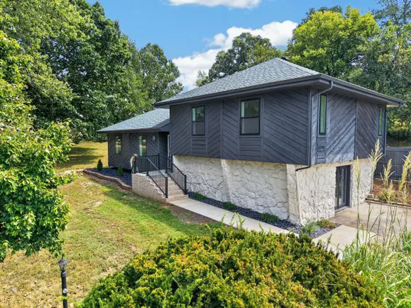3144 W Heritage DR, Ozark, MO 65721