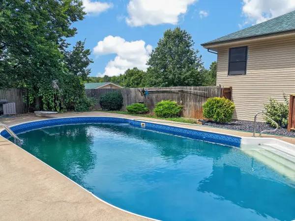 3144 W Heritage DR, Ozark, MO 65721
