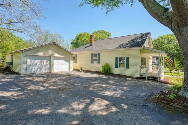 9 Forest Mill ST, Spartanburg, SC 29301