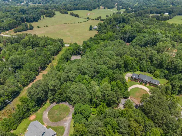 190 Longleaf Dr, Spartanburg, SC 29302