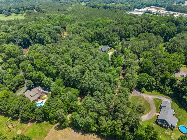 190 Longleaf Dr, Spartanburg, SC 29302