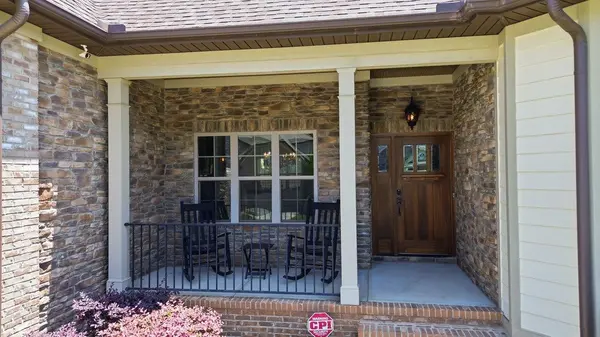 350 Laguna LN, Simpsonville, SC 29680