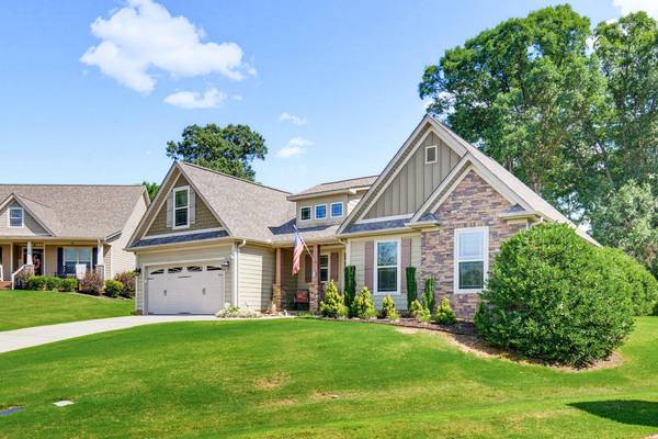 120 Hubbard LN, Greer, SC 29651-1055