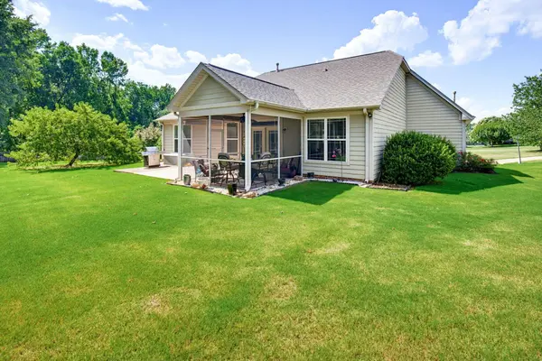 120 Hubbard LN, Greer, SC 29651-1055