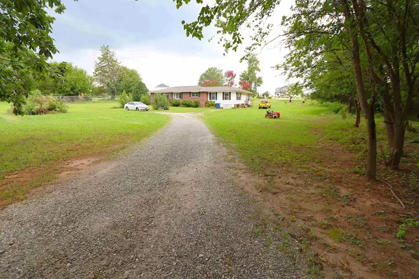 1317 Main ST, Wellford, SC 29385