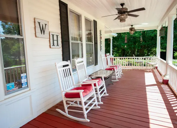 695 Main ST, Wellford, SC 29385