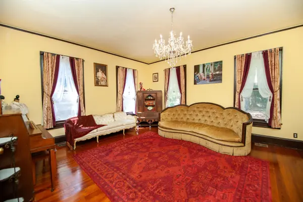695 Main ST, Wellford, SC 29385