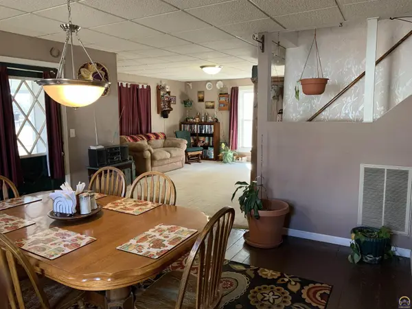 500 Walnut ST, Valley Falls, KS 66088