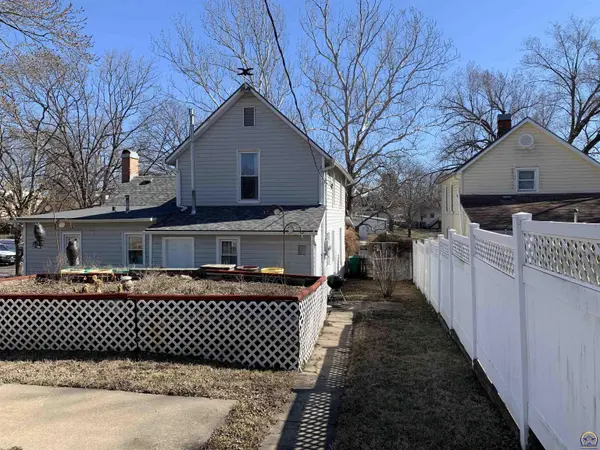 500 Walnut ST, Valley Falls, KS 66088
