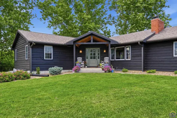 11340 K-4 HWY, Meriden, KS 66512