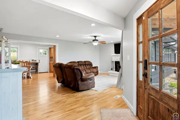 11340 K-4 HWY, Meriden, KS 66512