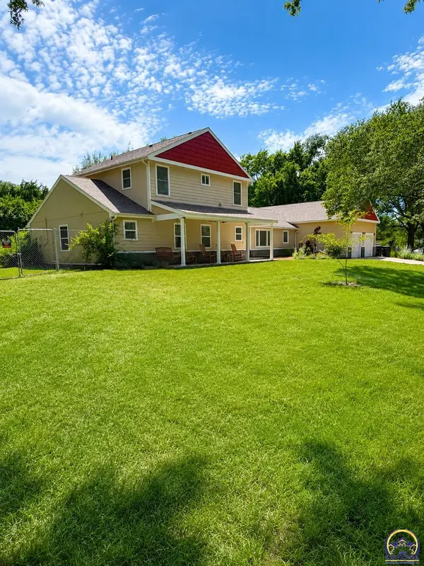 301 SW Yorkshire RD, Topeka, KS 66606