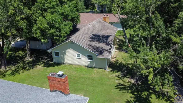 110 S 8th St, Burlington, KS 66839-0000