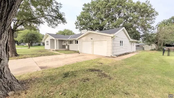 1128 Thompson St, Emporia, KS 66801