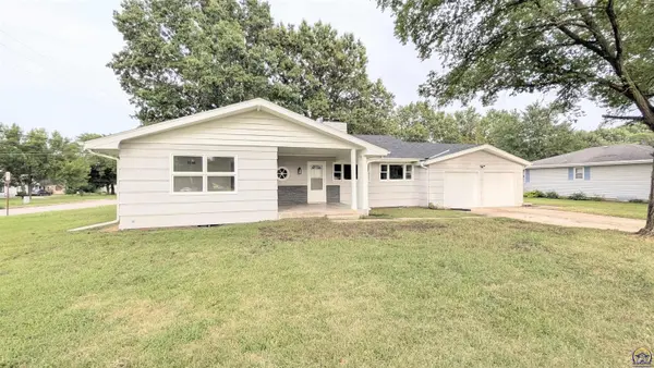 1128 Thompson St, Emporia, KS 66801