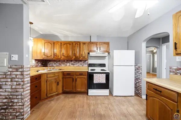1024 NE Chester AVE, Topeka, KS 66616