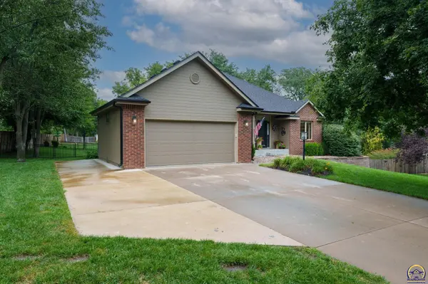 3204 NW 34th ST, Topeka, KS 66618