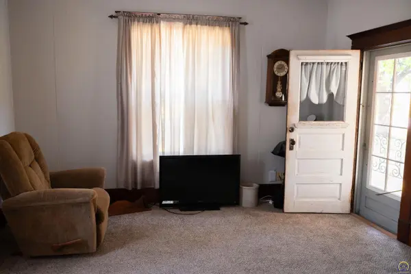 619 George St, Effingham, KS 66023