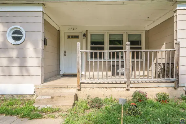 1121 N Juliette Ave, Manhattan, KS 66502