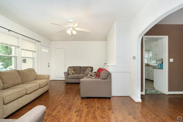 1121 N Juliette Ave, Manhattan, KS 66502