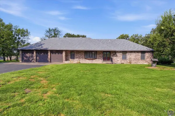 4421 NW Halfday LN, Topeka, KS 66618