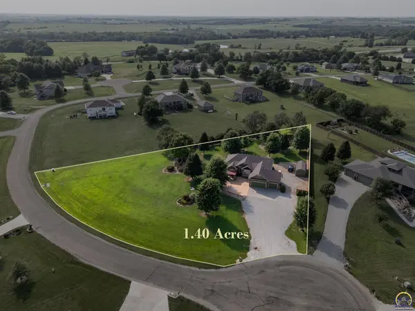 9828 Greenview DR, Meriden, KS 66512