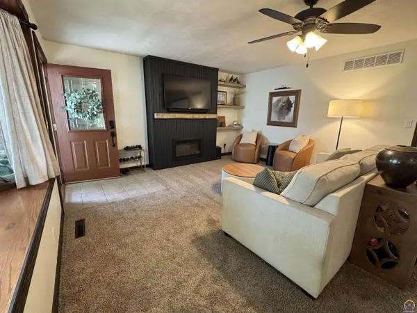 2924 Prairie St, Emporia, KS 66801