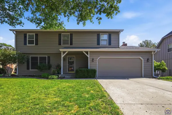 2342 SW Ashworth PL, Topeka, KS 66614