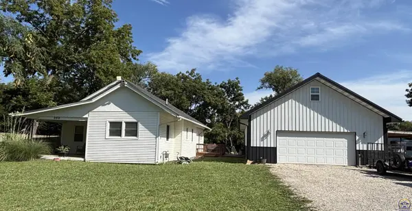 300 W Maple ST, Hartford, KS 66854