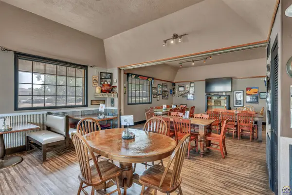 601 Arizona Ave, Holton, KS 66436