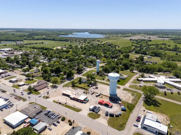 601 Arizona Ave, Holton, KS 66436