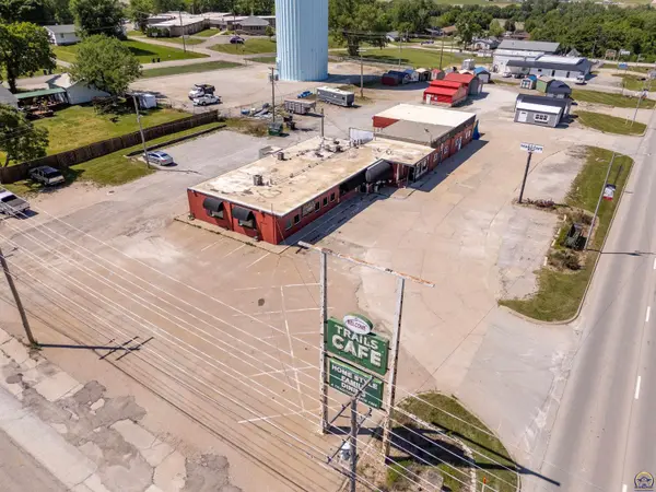 601 Arizona Ave, Holton, KS 66436