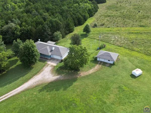 5700 NE Indian Creek RD, Topeka, KS 66617