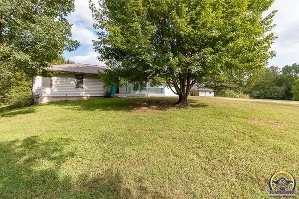 5700 NE Indian Creek RD, Topeka, KS 66617
