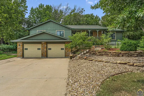 2211 SW Alameda CT, Topeka, KS 66614