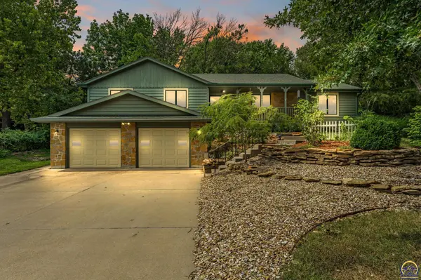 2211 SW Alameda CT, Topeka, KS 66614