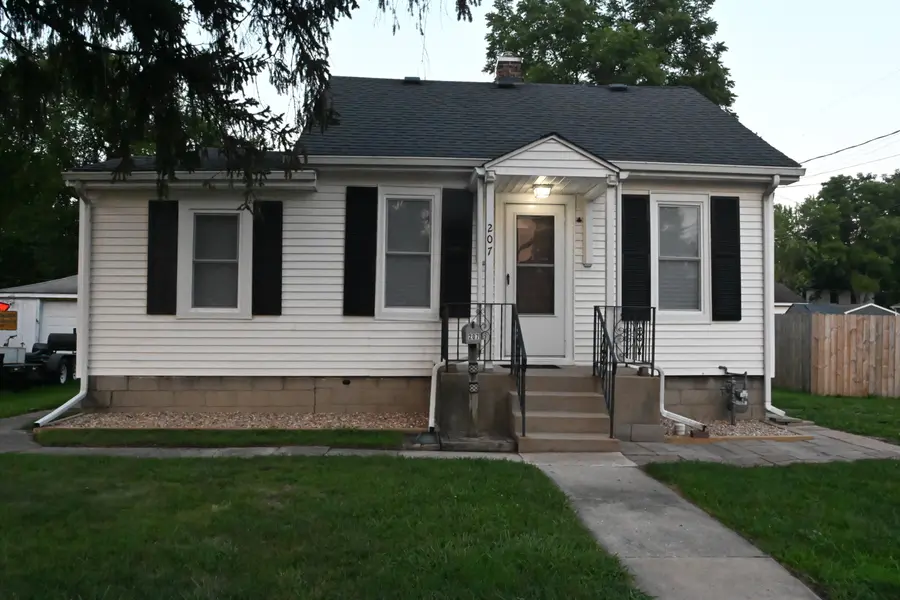 207 N Ash ST, Hobart, IN 46342