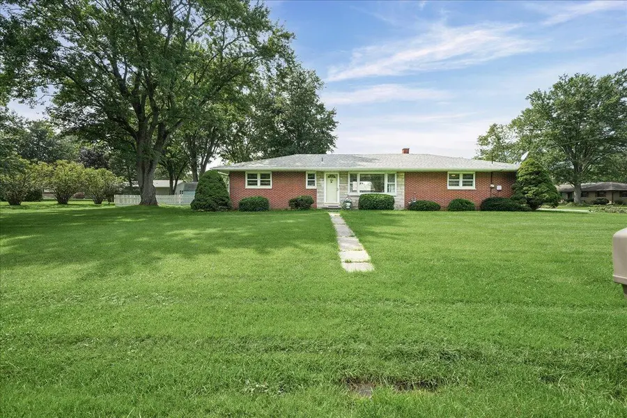 3605 Sunset DR, Valparaiso, IN 46383