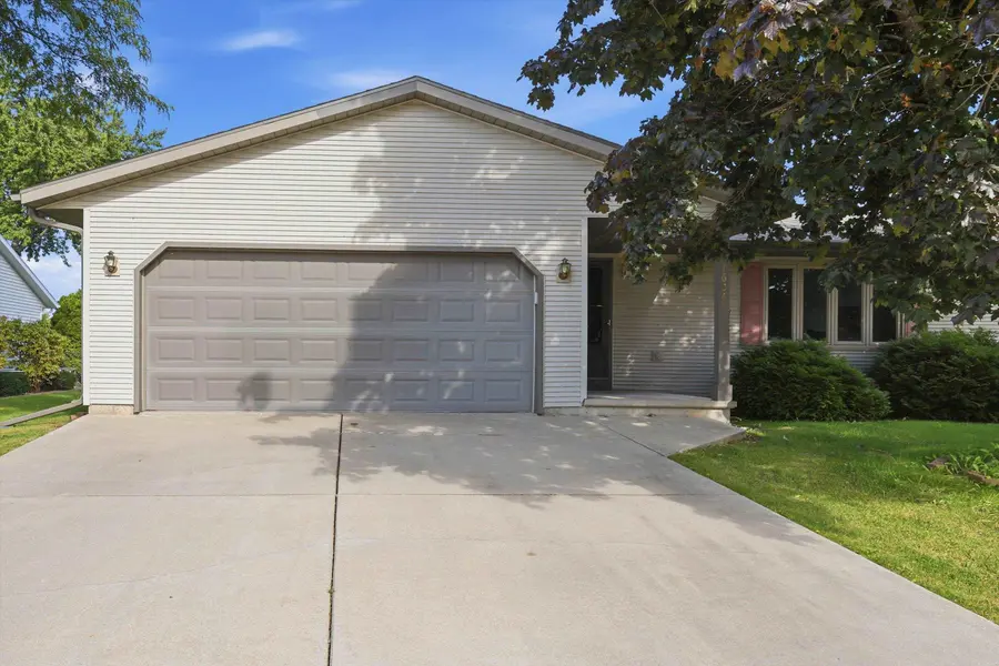 1604 FAIRLAWN AVE, North Fond Du Lac, WI 54937