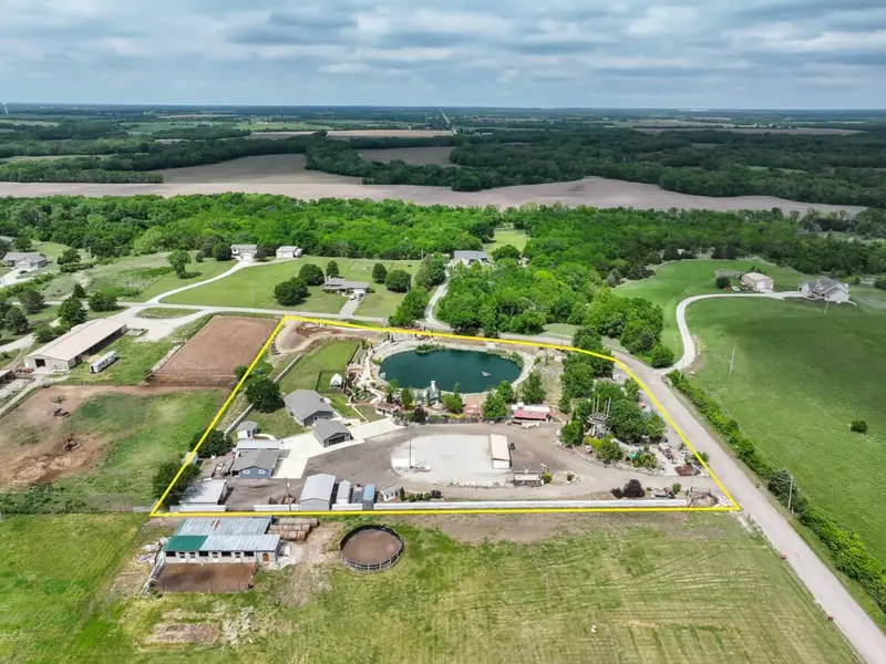 9657 SW Hopkins Switch Rd, Augusta, KS 67010