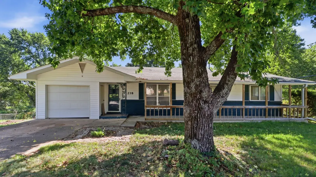 218 Pine ST, West Plains, MO 65775