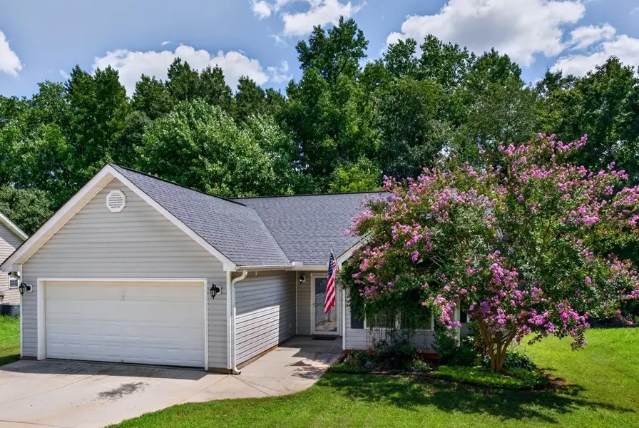 112 Slate LN, Greer, SC 29650