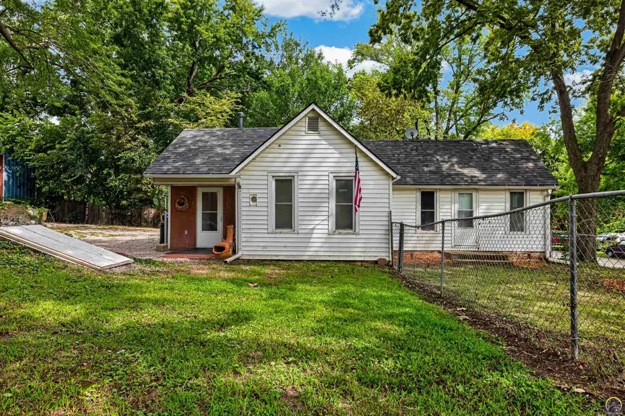 143 Darling ST, Willard, KS 66615