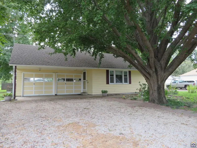 2207 NW Polk ST, Topeka, KS 66608