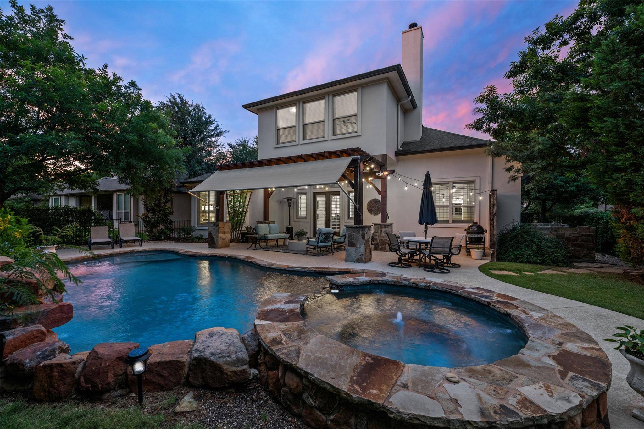215 Lake Como DR, Lakeway, TX 78734