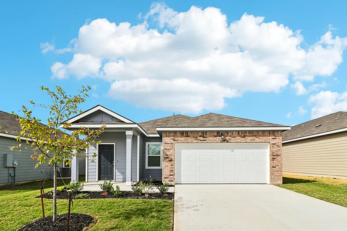 306 Sunlight Lake BLVD, Hutto, TX 78634