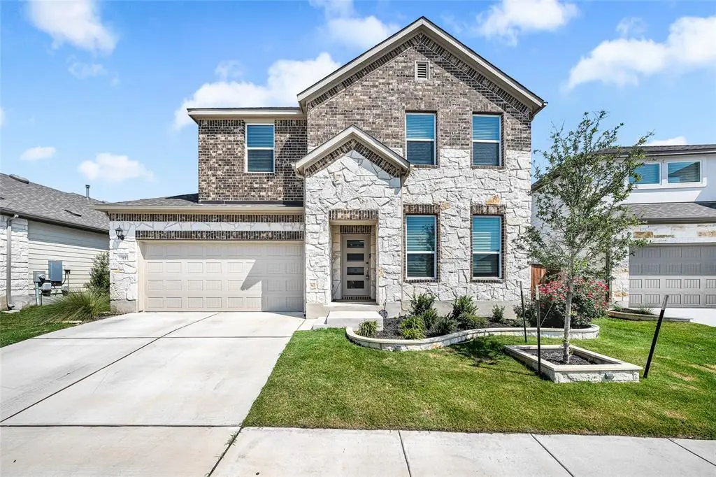 315 Doodle LN, Hutto, TX 78634